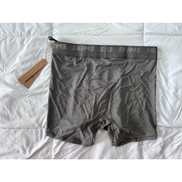 SKIMS STRETCH 3" Boxer Briefs in Gunmetal color Size XS New With Tags In Bag - Picture 4 of 6
